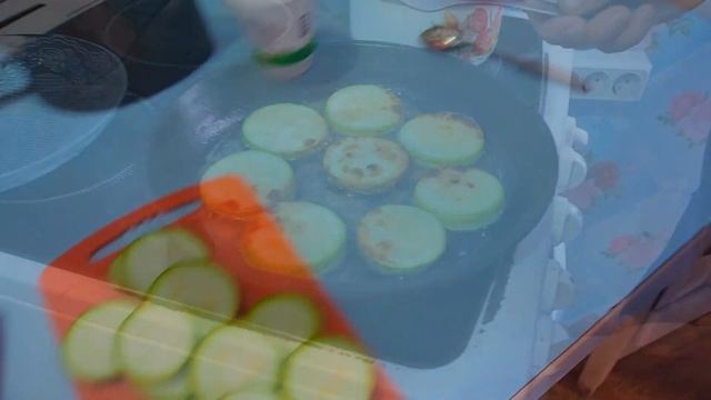 НЕ УСПЕВАЮ ГОТОВИТЬ, ЕДИМ ТАЗАМИ ДОБАВКИ НЕТ ! смотреть онлайн