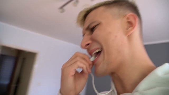 ZA TO WYRZUCIŁA MI ROWER ... смотреть онлайн