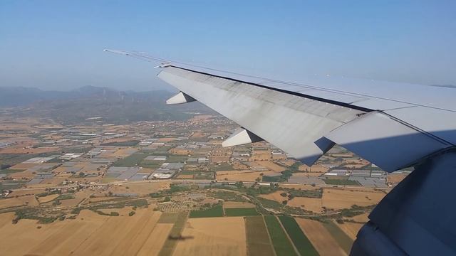 FANTASTIC BOEING 777-300ER WING VIEW | Turkish Airlines Approach Into Izmir Adnan Menderes Airport