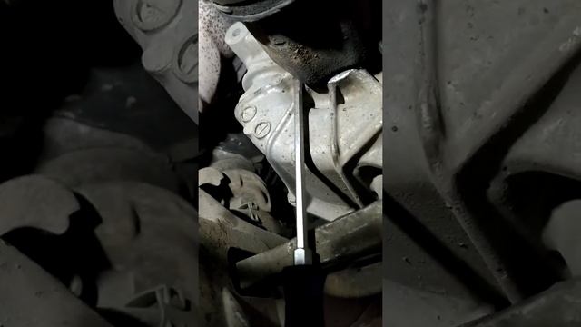 Замена внутреннего шруса (трипоида) на Volkswagen Passat B6 2.0 FSI
