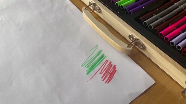 Обзор художественного набора на 220 предметов смотреть онлайн