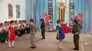 Танец _Смуглянка_ исполняют дети старшей группы _Улыбка_ МБДОУ №8 _Колокольчик_