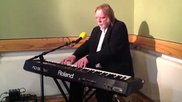 Take Rick Wakeman's Radio 2 Nursery Rhyme Challenge! смотреть онлайн