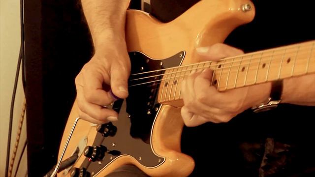 1977 Fender Stratocaster, natural Part1 смотреть онлайн