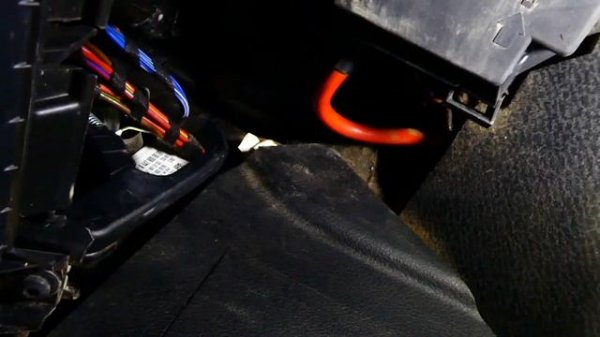 Mercedes Vito How to open the bonnet / hood for engine compartment