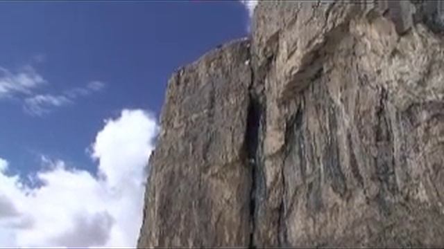 Tibet-Kailash. Тибет-Кайлас. Пещера в горе Астапад у Кайласа