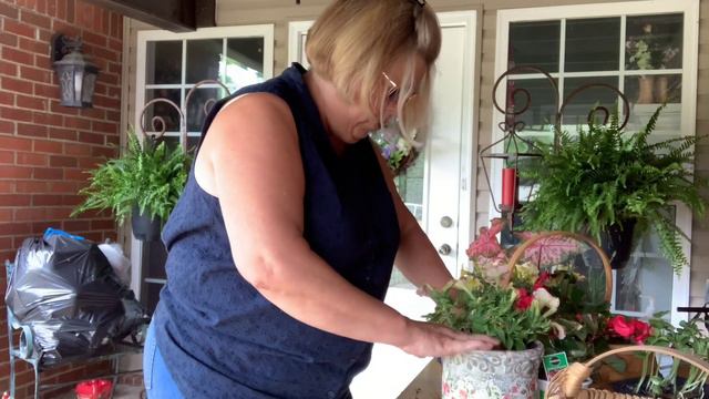 Great Tips for Potting Plants! смотреть онлайн