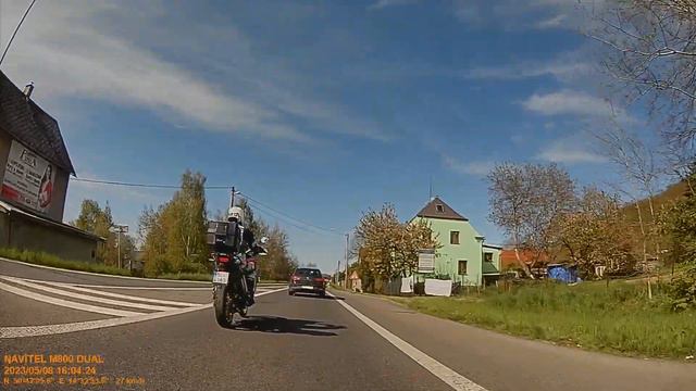 Navitel M800 Dual - na slunci, přední kamera смотреть онлайн