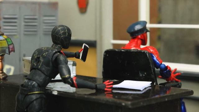 Spider-man Prison Break vs Police Spider Iron Figure Stop Motion смотреть онлайн
