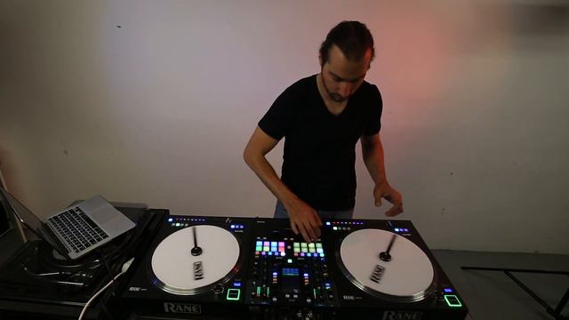 2019 RedBull Thre3Style Dj Klin Geneva Switzerland #Thre3style смотреть онлайн