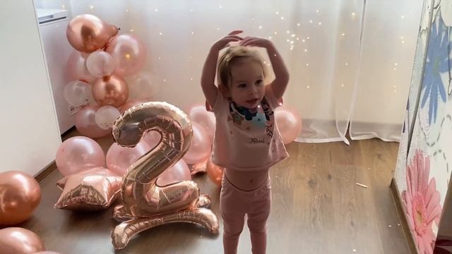 Мой ДЕНЬ РОЖДЕНИЯ в розовых ШАРАХ! 02.02.2022 мне исполнилось 2 ГОДА! смотреть онлайн