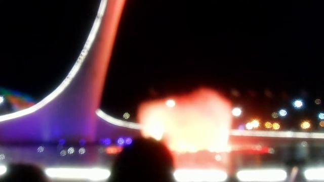 Классный фонтан и крутая песня. смотреть онлайн