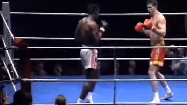 Branko CIKATIĆ vs Adrian THOMPSON II. смотреть онлайн