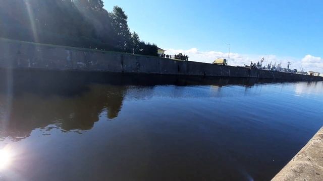 Пока страна празднует. смотреть онлайн