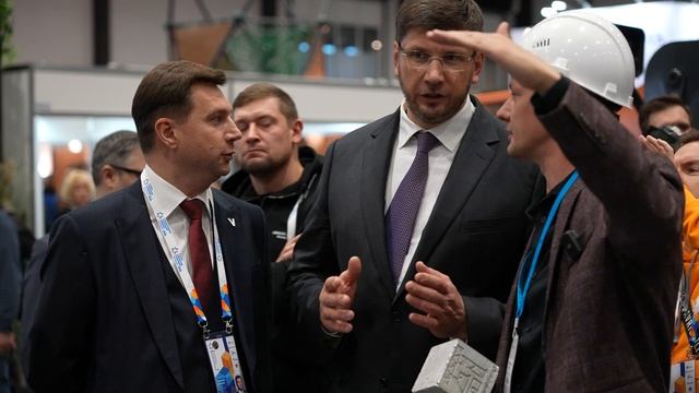 РЕКОРД! Дом с внешней отделкой за 18 часов. Сборка дома на международном строительном чемпионате. смотреть онлайн