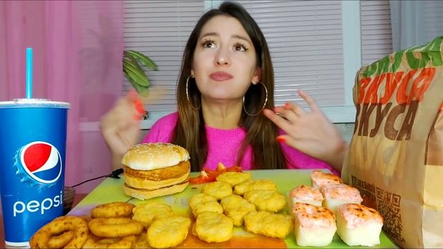 МУКБАНГ | РОЛЛЫ СУШИ VS BURGER KING | СОЧНЫЙ БУРГЕР | ROLLS | ASMR | 먹방 | 스시 롤 | МОЁ ДЕТСТВО смотреть онлайн