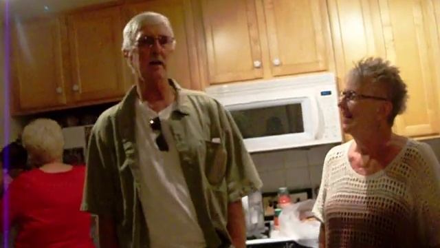 ShivDarshini clapping hands.MOV смотреть онлайн