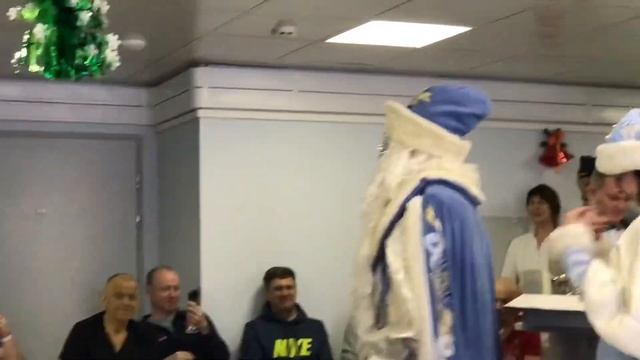 Новогоднее поздравление 25-ого онкологического отделения госпиталя Им.Бурденко. г.Москва смотреть онлайн