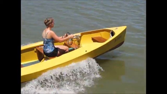 Old Honda BF5 outboard performs смотреть онлайн