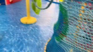 Яна и Рома в огромной детской комнате