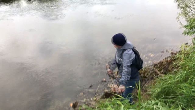 ПОИСКОВЫЙ МАГНИТ ВТОРОЙ ДЕНЬ У ЖД МОСТА. ЧУТЬ НЕ ПОТЕРЯЛИ МАГНИТ!!!!! смотреть онлайн