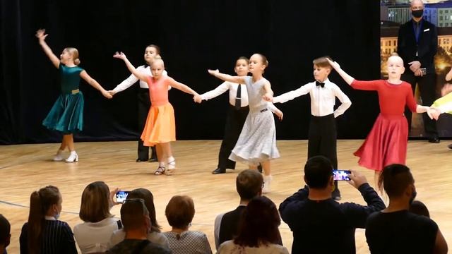 Бальные танцы, Дети 1, ПАРЫ // два, три и четыре танца смотреть онлайн