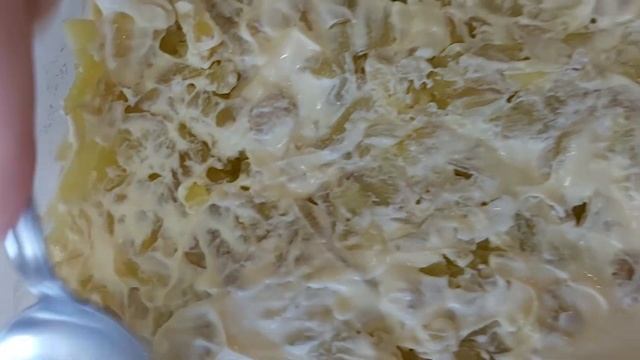 ОЧЕНЬ СОЧНЫЙ САЛАТ " МИМОЗА " ПО МАМИНОМУ РЕЦЕПТУ. ЛЕГКО И ВКУСНО. смотреть онлайн