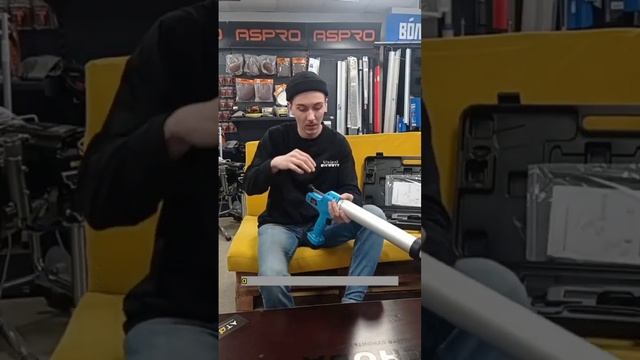 Аккумуляторный пистолет для герметика и клея TOUA смотреть онлайн