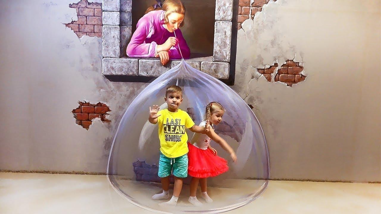 Roma and Diana Pretend Play at 3D Art Museum Video for children смотреть онлайн
