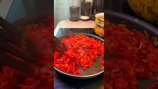 ??самый вкусный БОРЩ??БОРЩ СО СМЕТАНКОЙ??ПЕРЕЦ В БОРЩЕ??? очень вкусно обязательно попробуй??