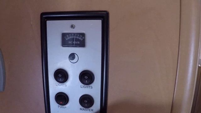 Обзор прицепа - дачи, каравана LUNAR 2005 года 750 кг с лучшей планировкой! смотреть онлайн