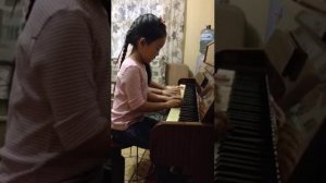 Очень красивая мелодия на фортепиано в 4 руки