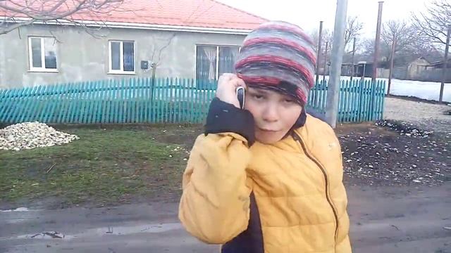 Максим Паштетов разговаривает по телефону смотреть онлайн