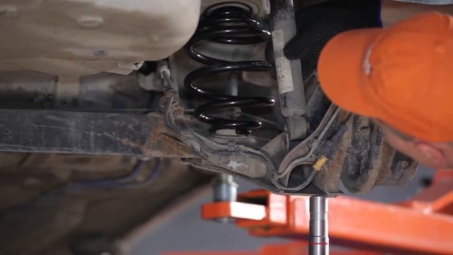 Kako zamenjati vijačne vzmeti zadnjega vzmetenja na OPEL CORSA C [VODIČ] смотреть онлайн