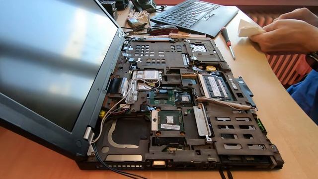 Thinkpad T400 CPU Upgrade смотреть онлайн