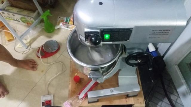 Máy trộn bột 10 lit hoạt động смотреть онлайн