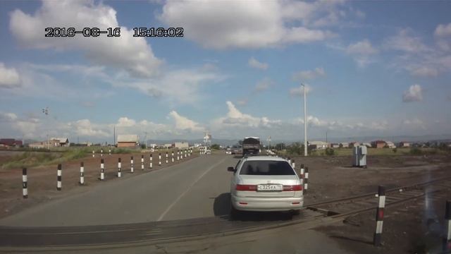 Обгон на ЖД переезде. Черногорск смотреть онлайн