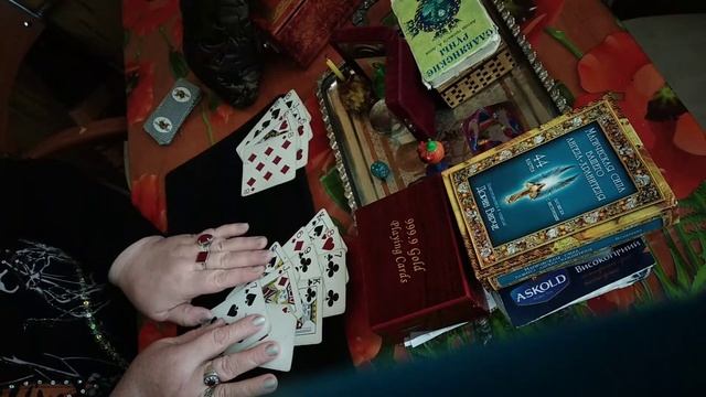 Гадание на декабрь что ждёт червенную даму в декабре смотреть онлайн