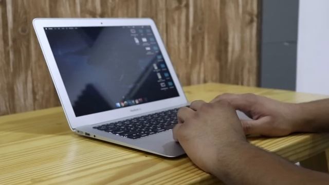 MacBook Air 2017 Review in 2020 | STILL THE BEST LAPTOP @ 60K? Full Review After 2 Year Use in Hind смотреть онлайн