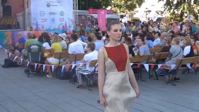 Fashion-показы Индонезии смотреть онлайн