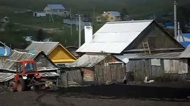 Россия. Трудовые будни сельчан ! Вспашка почвы. смотреть онлайн