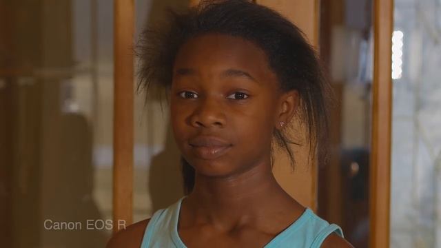 Canon C300 Mark II vs. Canon EOS R смотреть онлайн