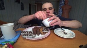 МУКБАНГ АСМР СЛАДОСТИ: ШОКОЛАД СГУЩЕНКА РУЛЕТИКИ   ПЕЧЕНЬЕ ЧАЙ/ EATING ASMR Mukbang #366