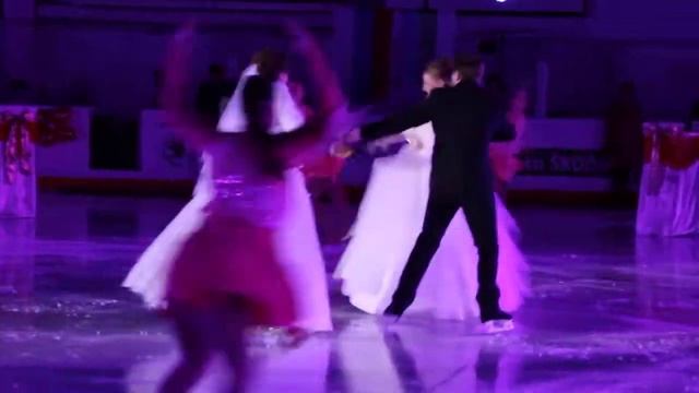 Свадьба на льду в Сыктывкаре (танец молодых) смотреть онлайн