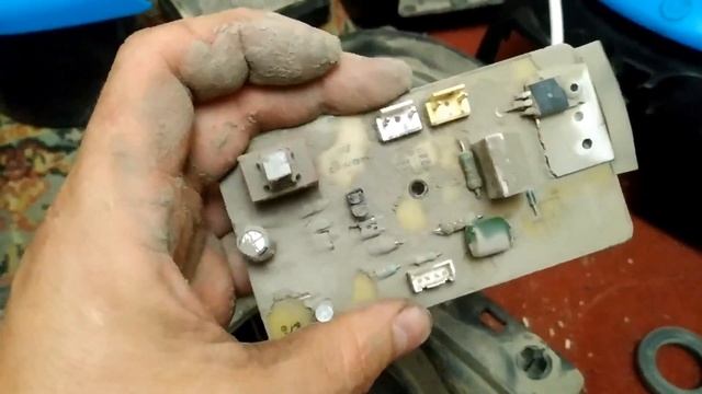 Вскрытие пылесоса Самсунг. Трэш внутри. Ч1. смотреть онлайн