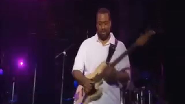 Chic - Bass - Jerry Barnes смотреть онлайн