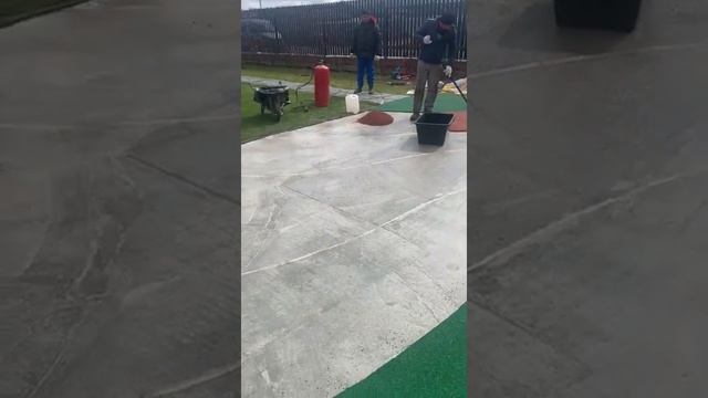 Как наносится покрытие из резиновой крошки смотреть онлайн