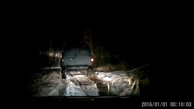 Тянет на прицепе Ниву 2 смотреть онлайн