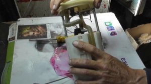 Замена электромоторчика в бензонасосе Калины ВАЗ 1 Часть