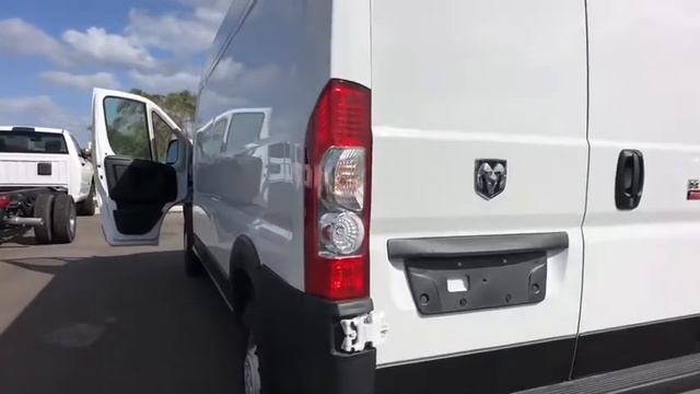 2020 Ram ProMaster Cargo Van Orlando, Deltona, Sanford, Oviedo, Winter Park, FL E110969 смотреть онлайн
